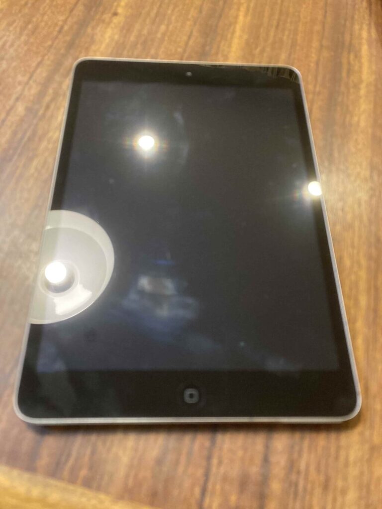 iPad mini Retina　(iPad mini 2)　16GB Wi-Fiモデル